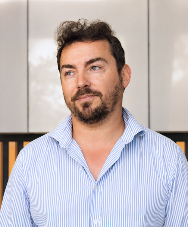 António Oliveira, Oliveira Solutions